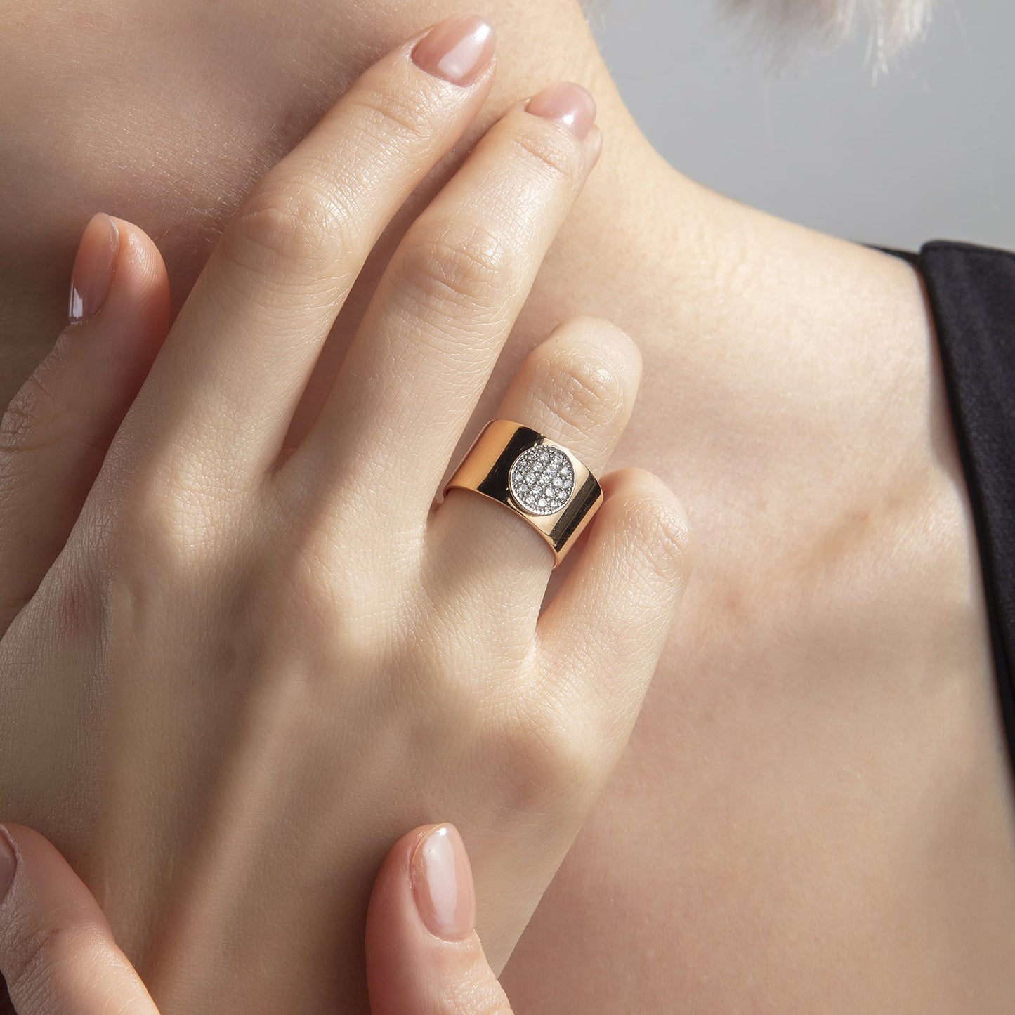 Rose Yuvarlak Taşlı Pırlanta Yüzük